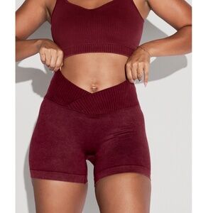 *ITEM ON HOLD* POPFLEX Crisscross Hourglass® Seamless Midi Shorts - Garnet